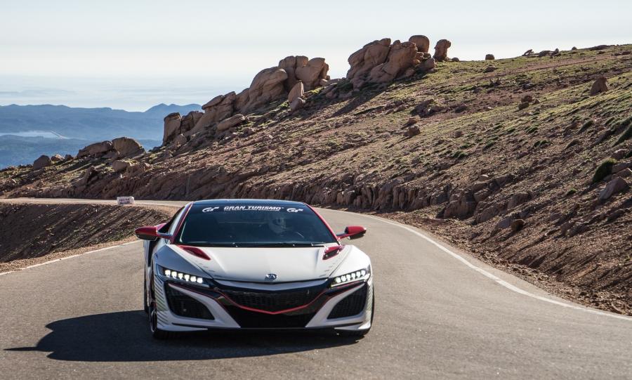  Acura NSX Pikes Peak Pace Car 2016 года  (фото 1 из 9)